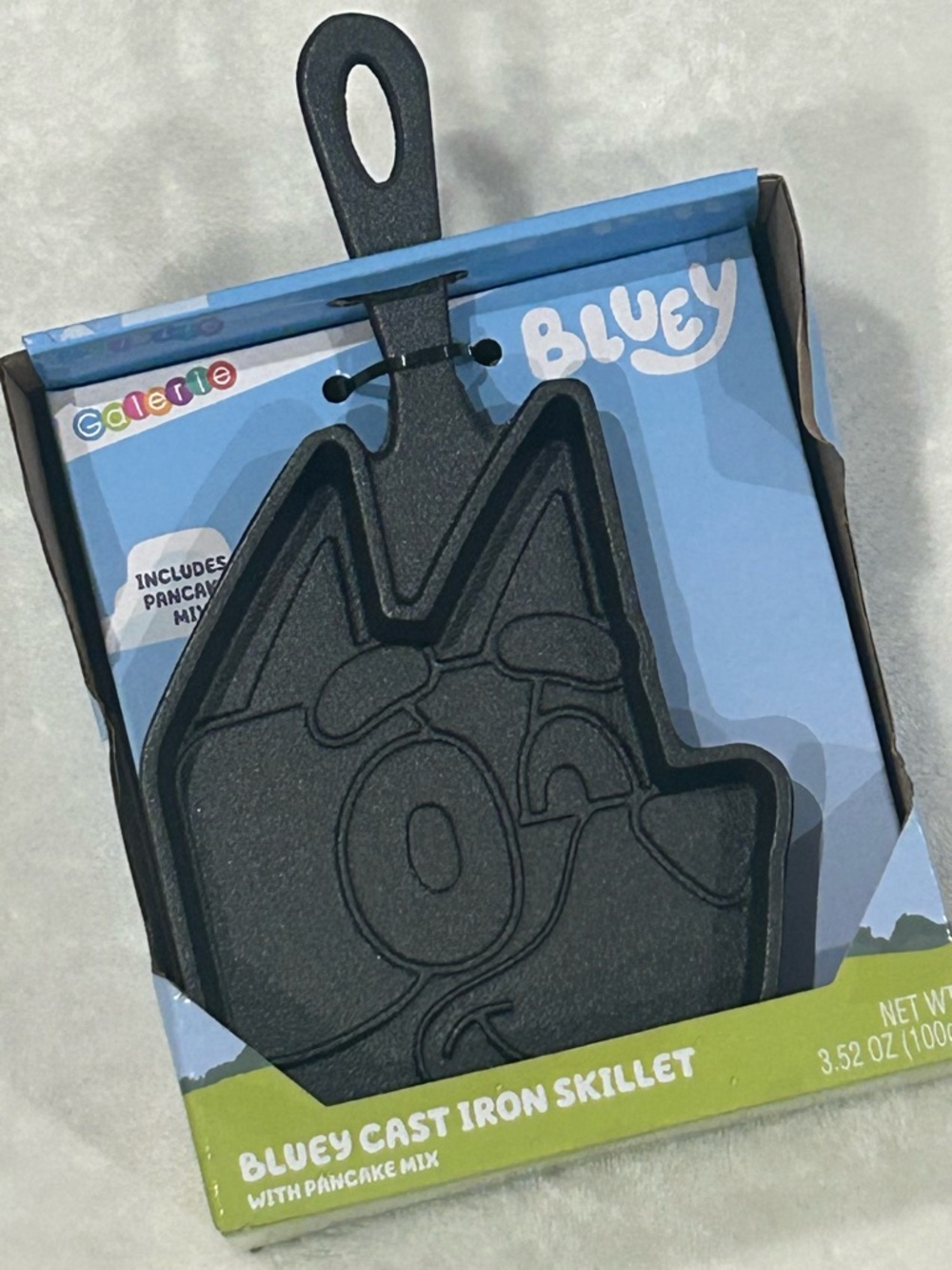 Bluey Cast Iron skillet and pancake mix kit NEW never opened collectible